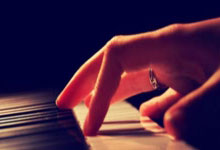 英超-迪亚斯双响努涅斯世界波 利物浦3-0伯恩茅斯.